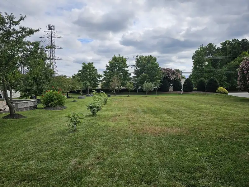 The same Glen Allen lawn with the playset gone